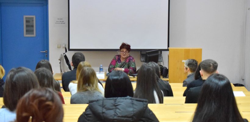 Награђена новинарка Тамара Скроза одржала предавање на Факултету политичких наука