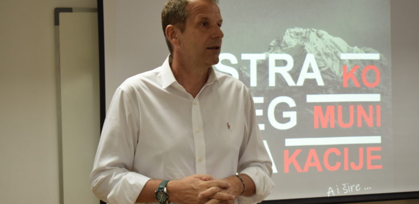 Одржано прeдавање ,,Стратегија комуникацијe”