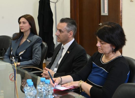 Отправник послова Aмбасаде САД у Србији Александар Титоло посетио Факултет политичких наука и Центар за студије САД