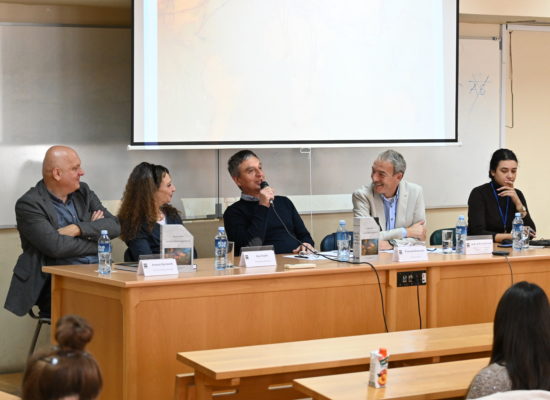 Представљена књига „Даље од краја света“ аутора Мирка Бојића